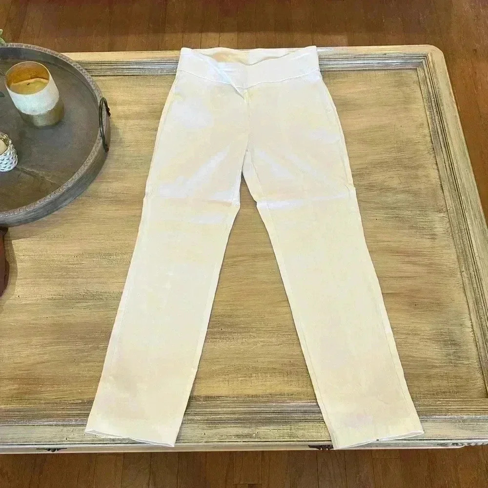 Ruby Rd. pull on white pants-size 8-NWOT- slits on back at heel